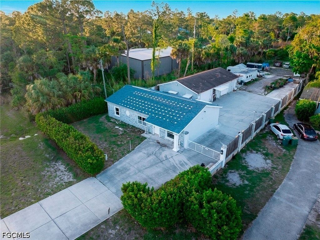 3871 White Blvd, Naples