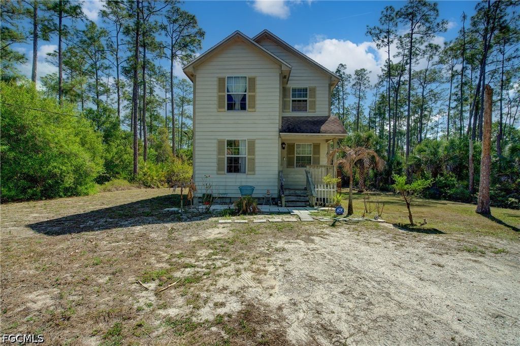 1002 Henry Ave, Lehigh Acres