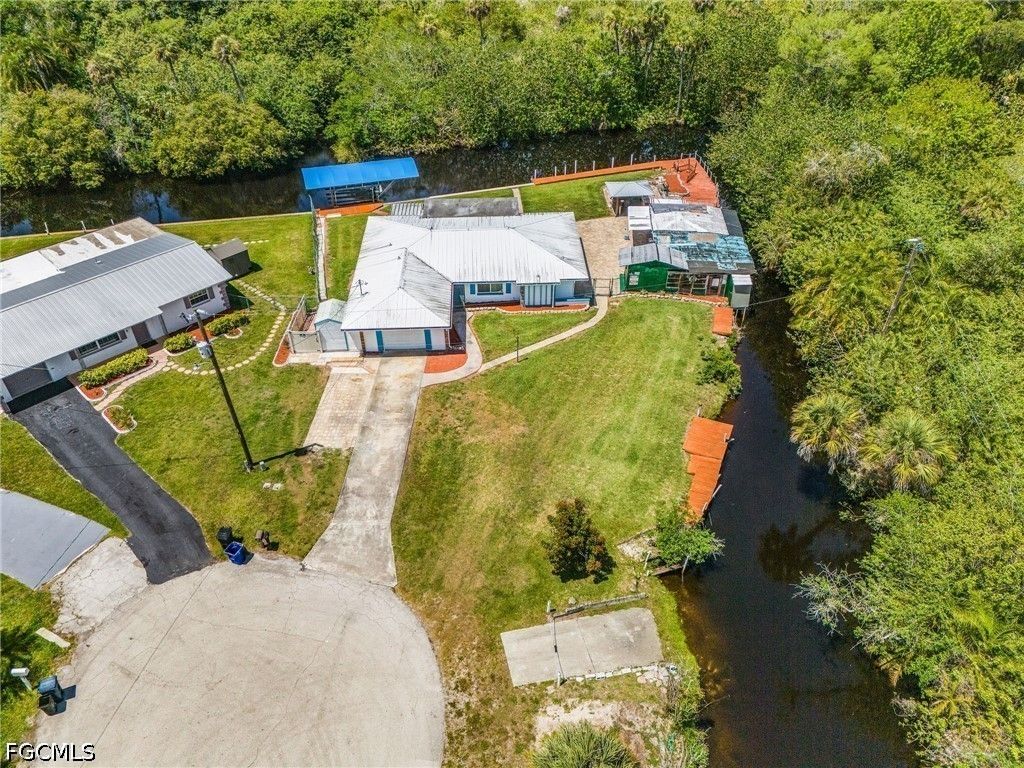 93 Glenmont Dr W, North Fort Myers
