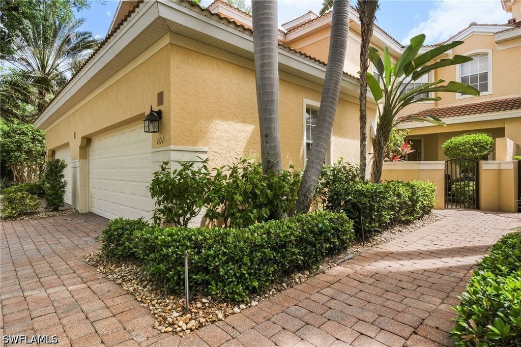 20201 Burnside Pl 101, Estero