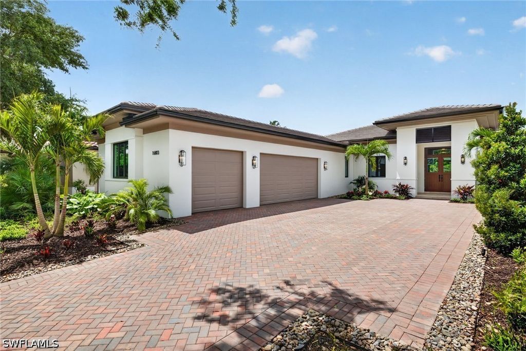 16803 Cabreo Dr, Naples