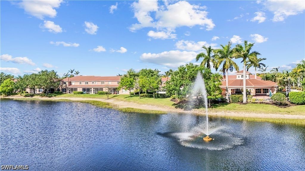9808 Roundstone Cir, Fort Myers