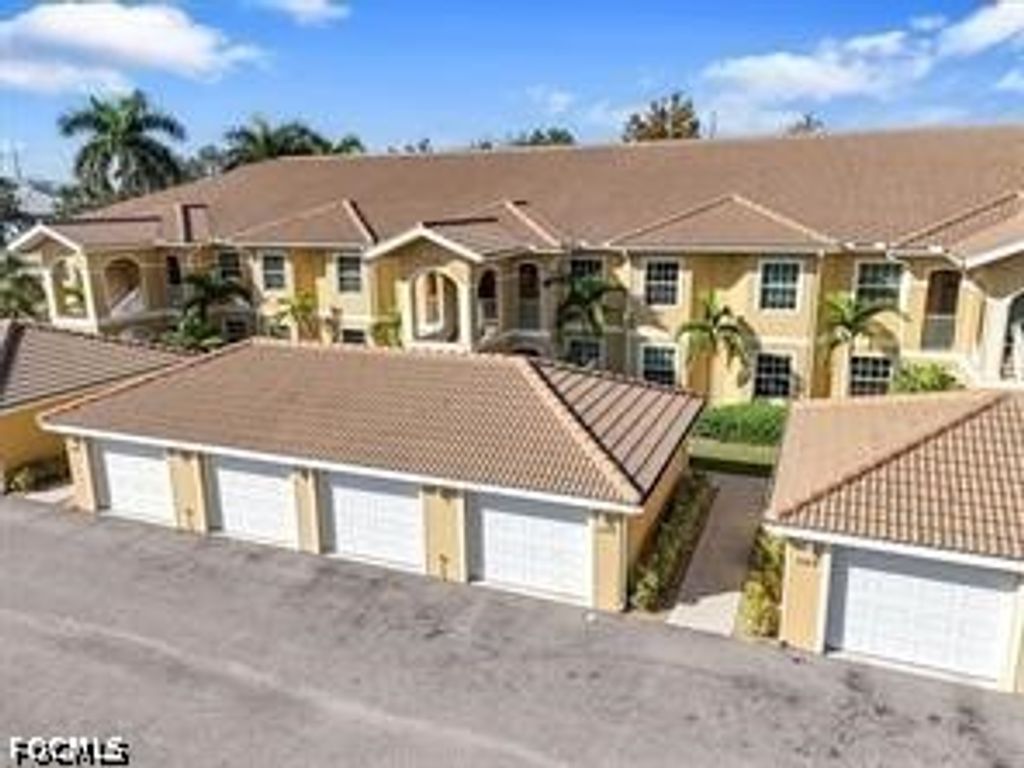 1137 Winding Pines Cir 203, Cape Coral