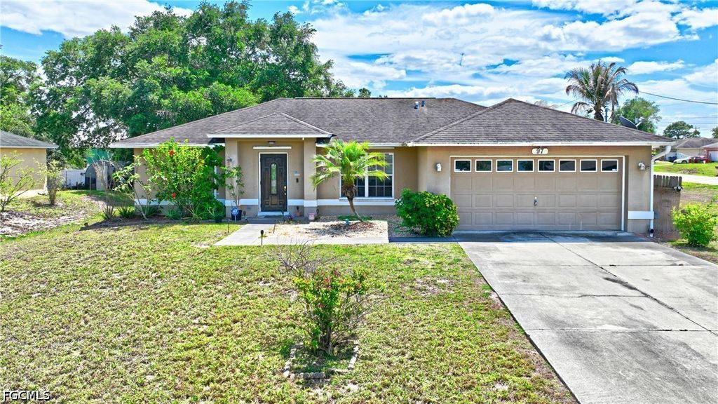 97 Blackstone Dr, Fort Myers