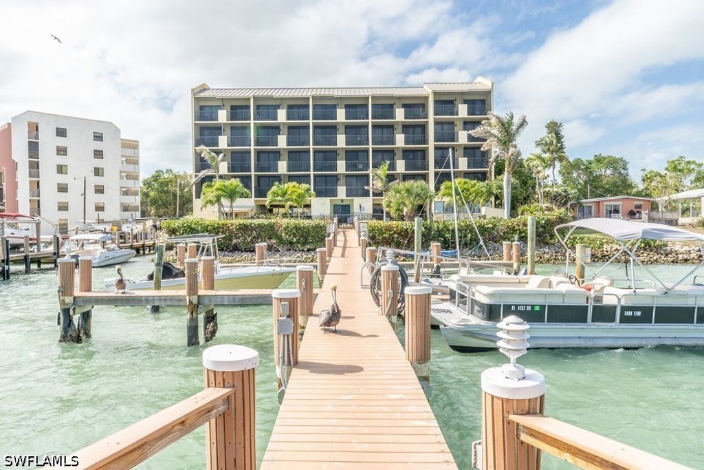 10 Tampa Pl 503, Marco Island