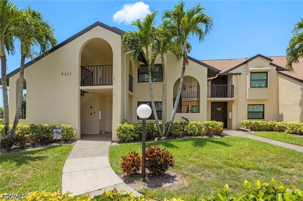 8411 Charter Club Cir 1, FORT MYERS