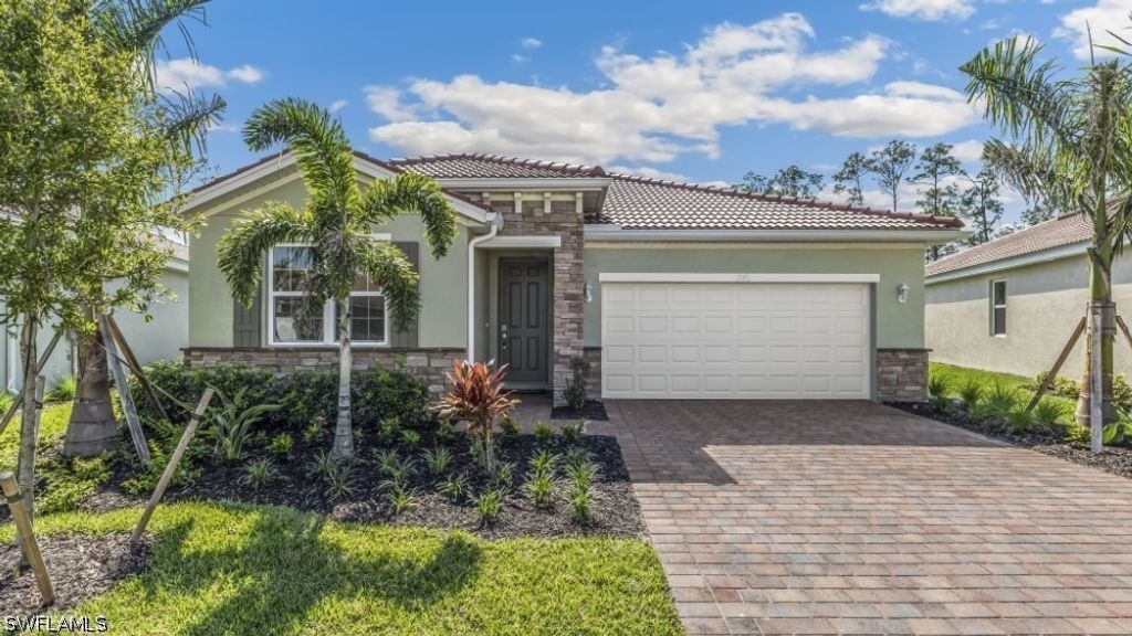 16893 Elkhorn Coral Dr, North Fort Myers