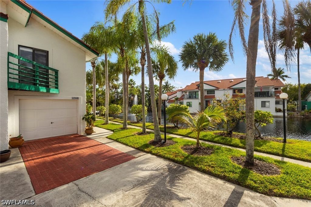 2294 Anchorage Ln B, Naples