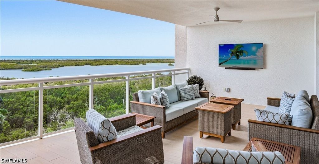 13925 Old Coast Rd 905, Naples
