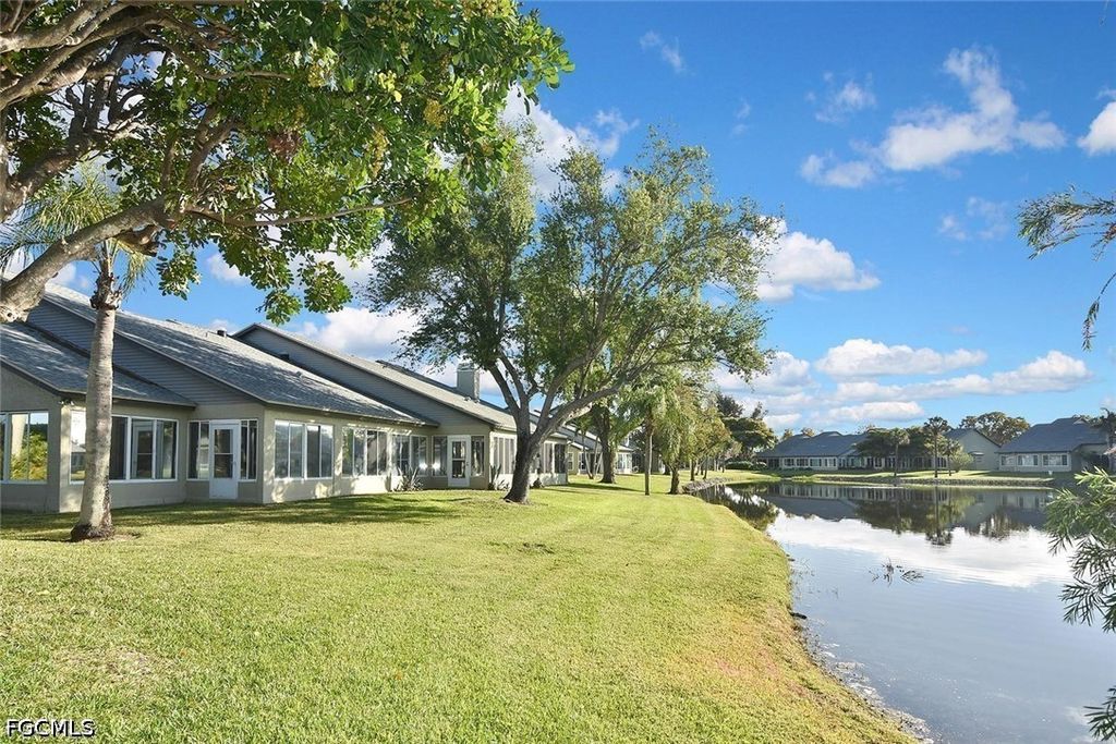 201 Mcgregor Park Cir 201, FORT MYERS