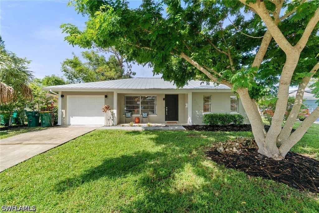 3543 Corana Way, Naples