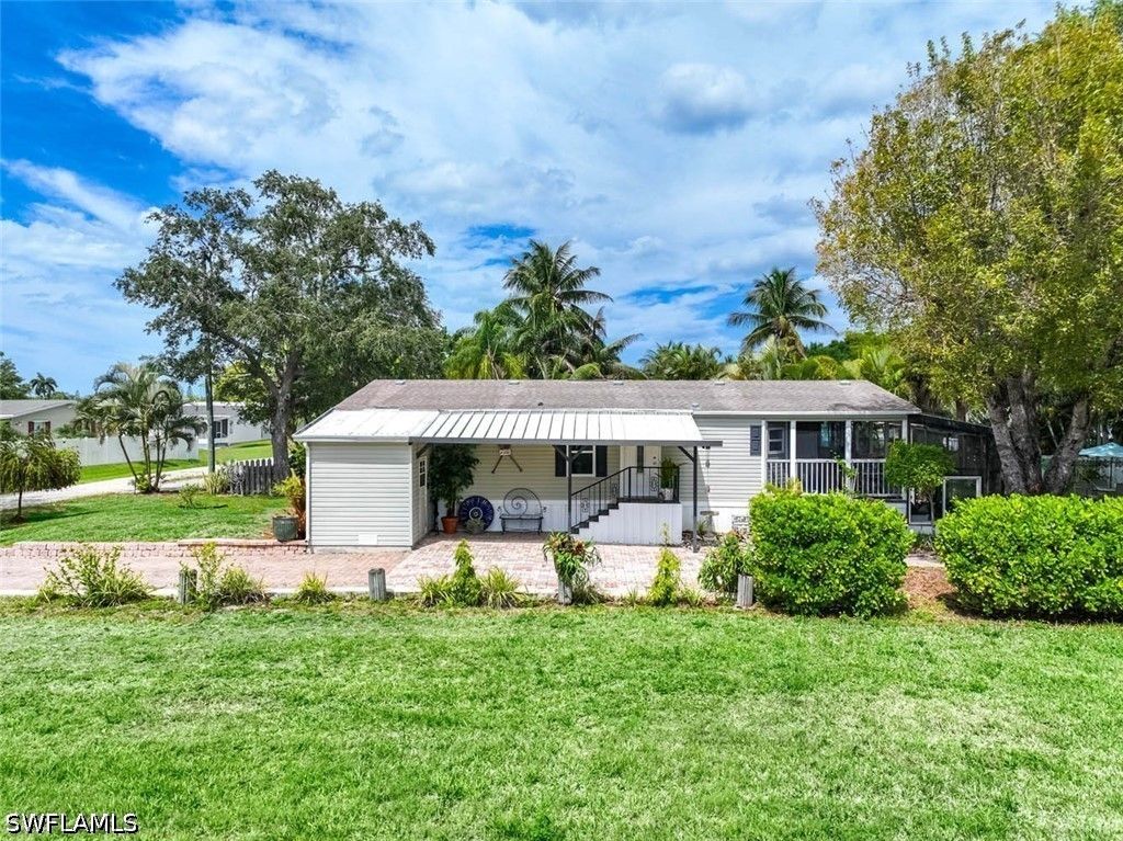 1229 Skyline Dr, Naples