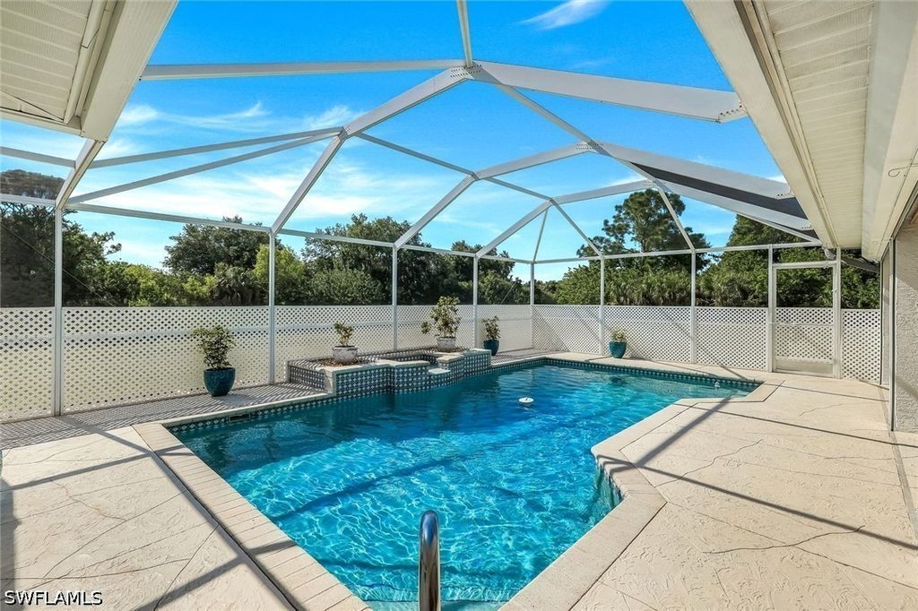 6029 & 6031 Higgins Ave, Fort Myers