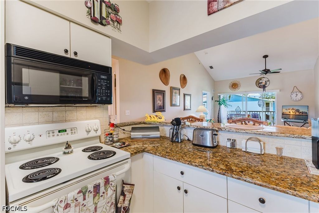 950 Hancock Creek South Blvd 423, CAPE CORAL