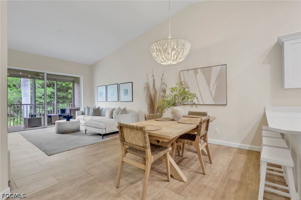 1215 Sarah Jean Cir J205, NAPLES