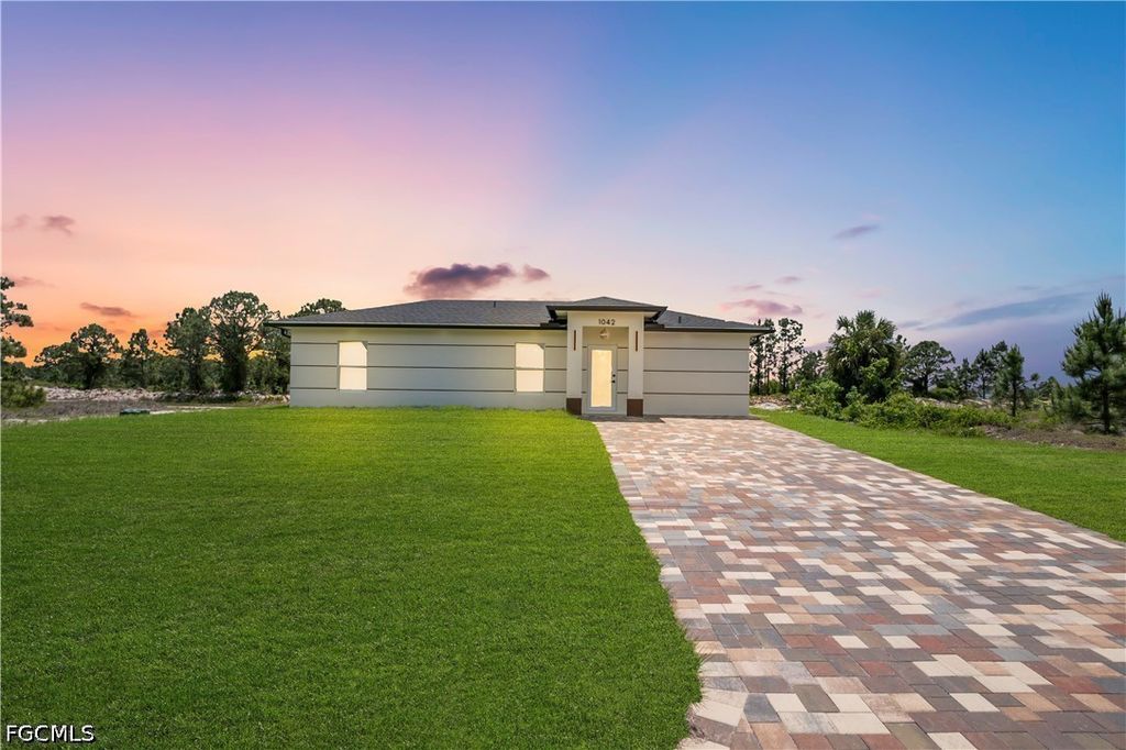 1042 Darlington St, LEHIGH ACRES