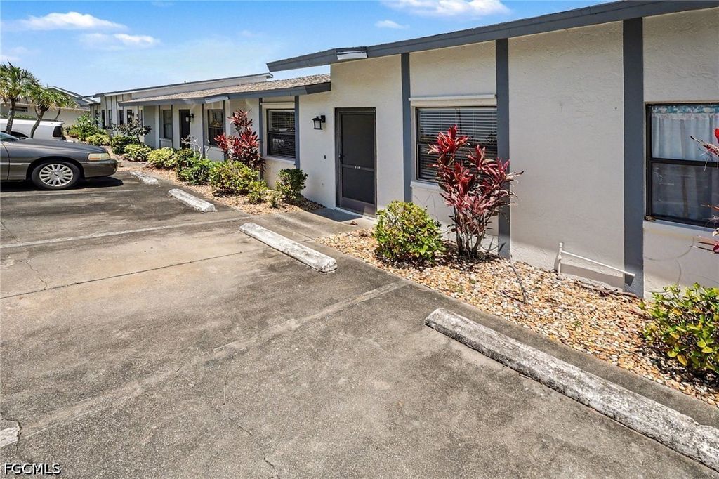3739 Sw 9th Ave 112, CAPE CORAL