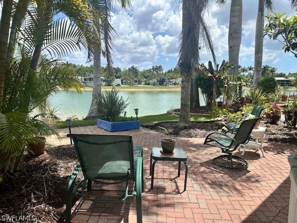 1503 Ruby Lake Pt, Naples
