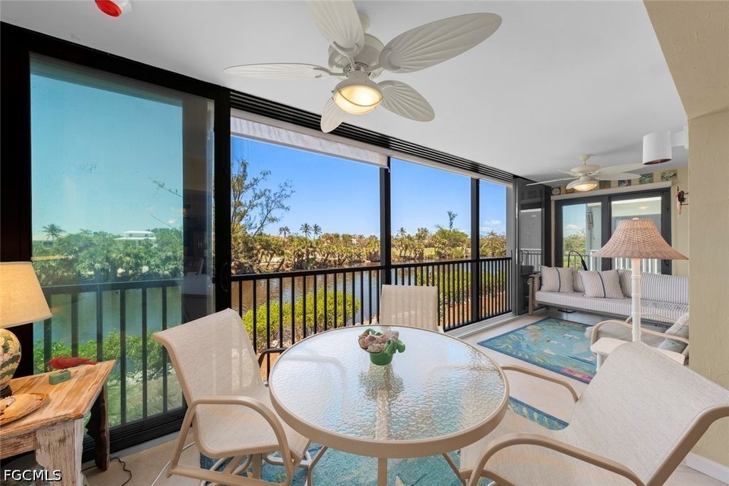 1340 Middle Gulf Dr 8a, Sanibel