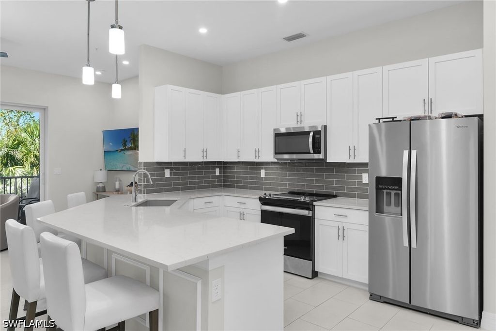 268 Indies Dr E 202, NAPLES