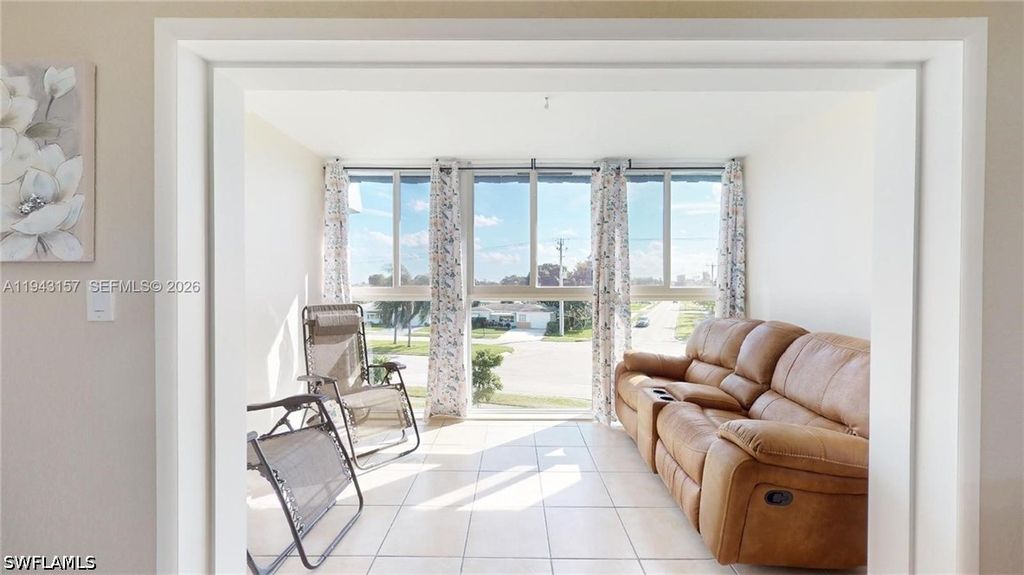7877 Golf Cir Dr, Margate