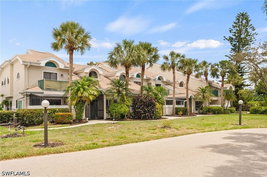 77 Emerald Woods Dr I6, Naples