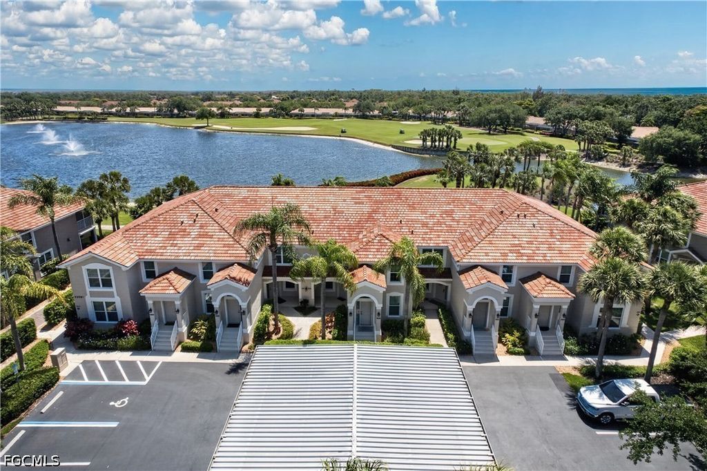 23581 Sandycreek Ter 1104, ESTERO