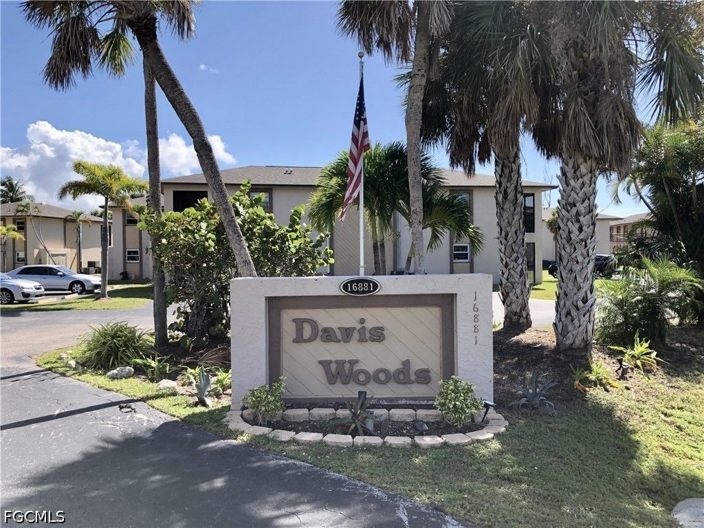16881 Davis Rd 214, Fort Myers