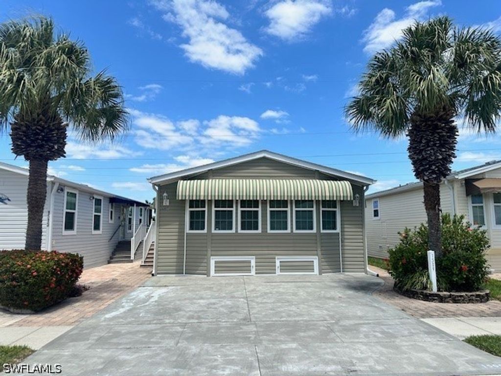 1509 Diamond Lake Cir, Naples