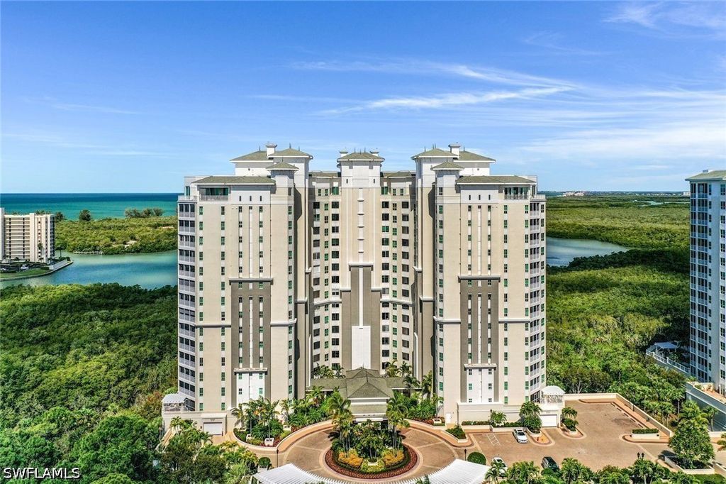295 Grande Way 306, Naples