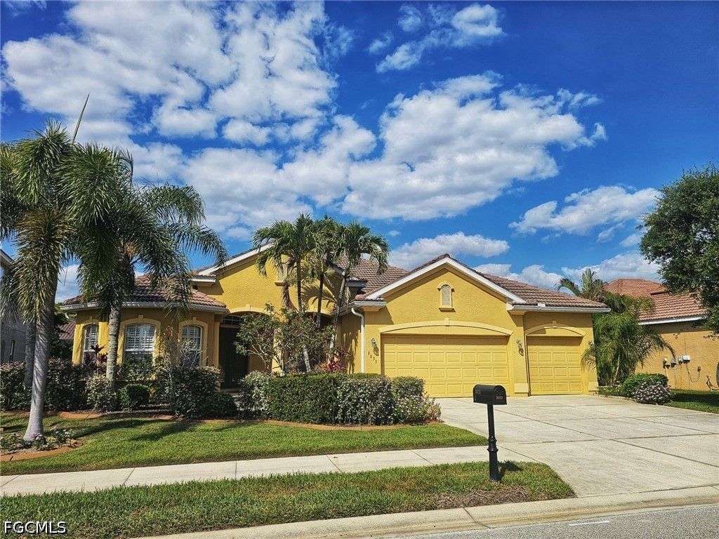3033 Via Rialto St, Fort Myers