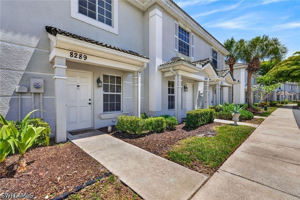8289 Pacific Beach Dr, Fort Myers