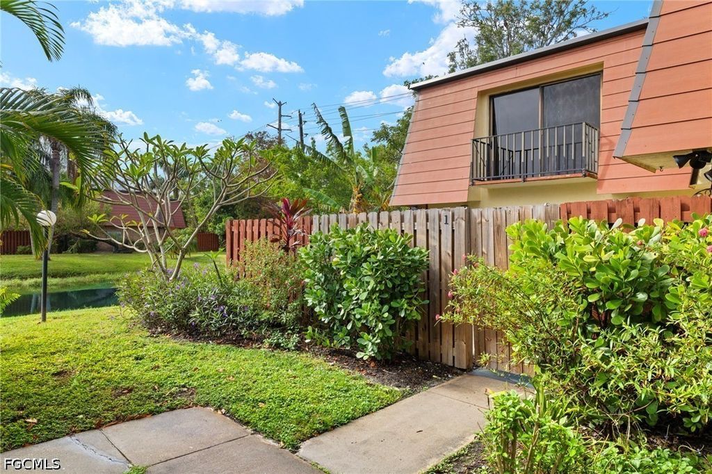 1520 Park Meadows Dr 1, Fort Myers