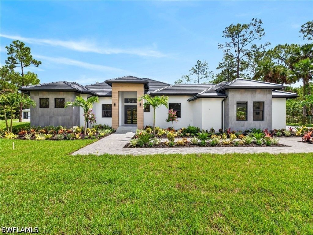 430 7th St Sw, NAPLES