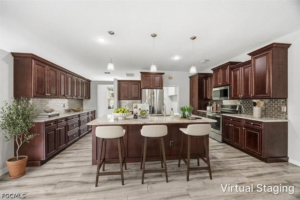 12781 Meadow Pine Ln, FORT MYERS