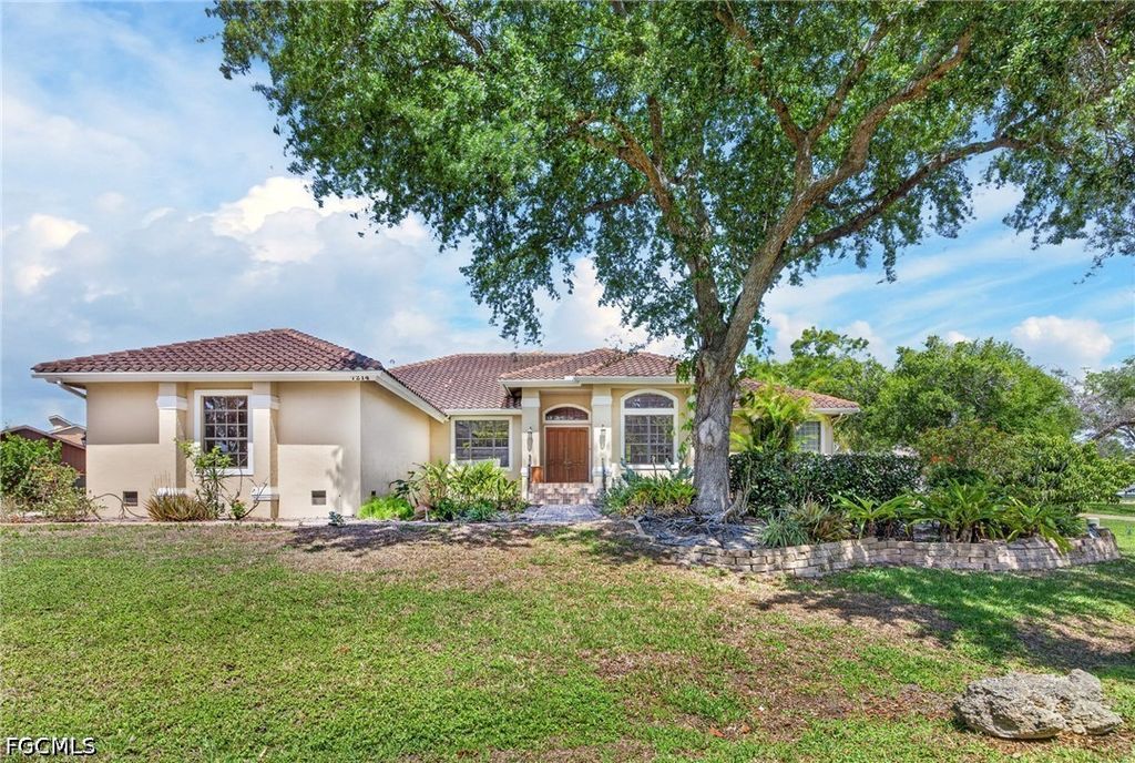 7214 Hendry Creek Dr, Fort Myers