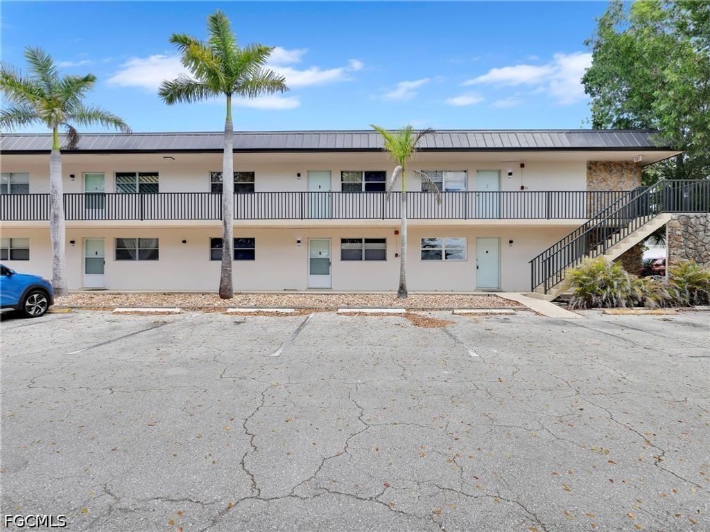 1560 Colonial Blvd 235, FORT MYERS