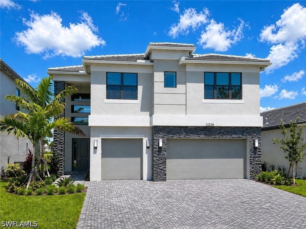 12236 Red Pine Pl, Estero