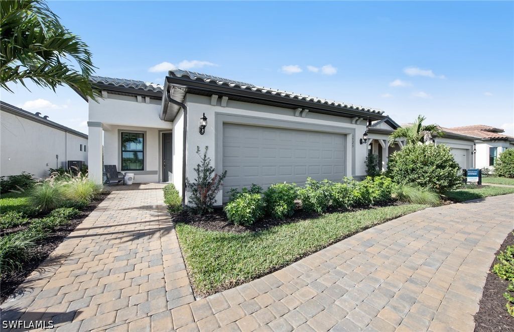 2114 Sequoia Ct, NAPLES