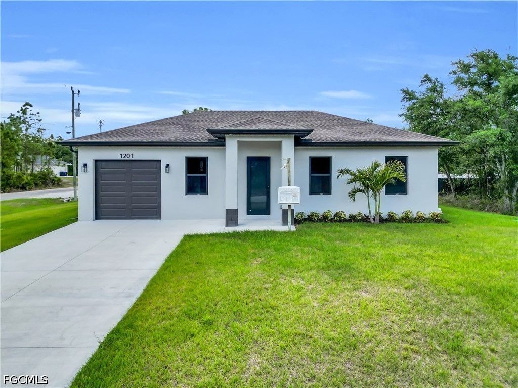 1201 E 7th St, Lehigh Acres