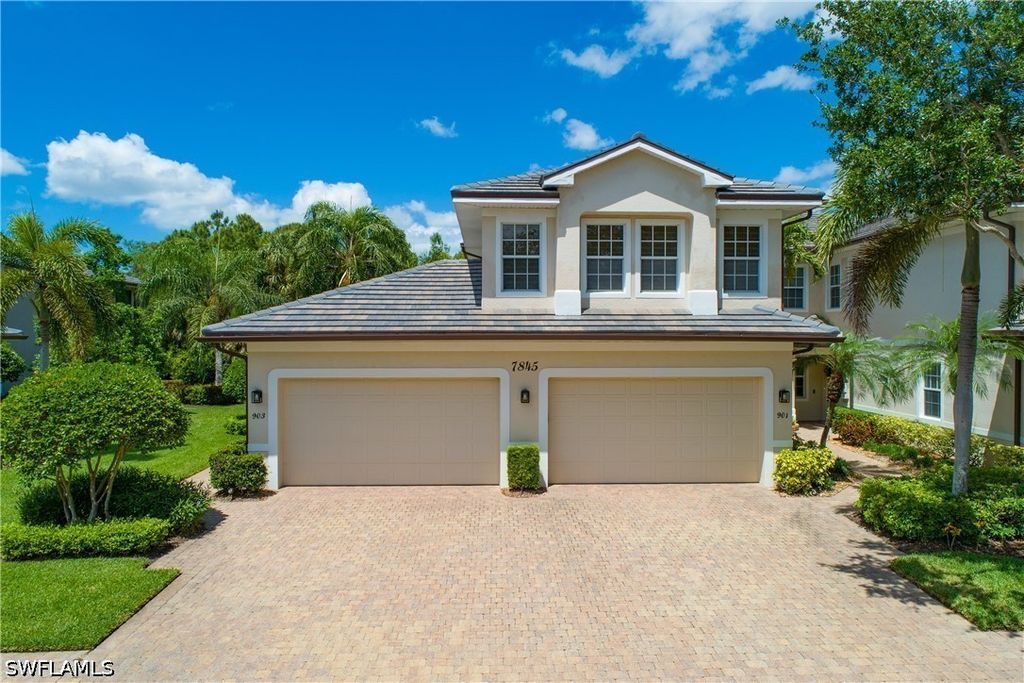 7845 Hawthorne Dr 903, Naples