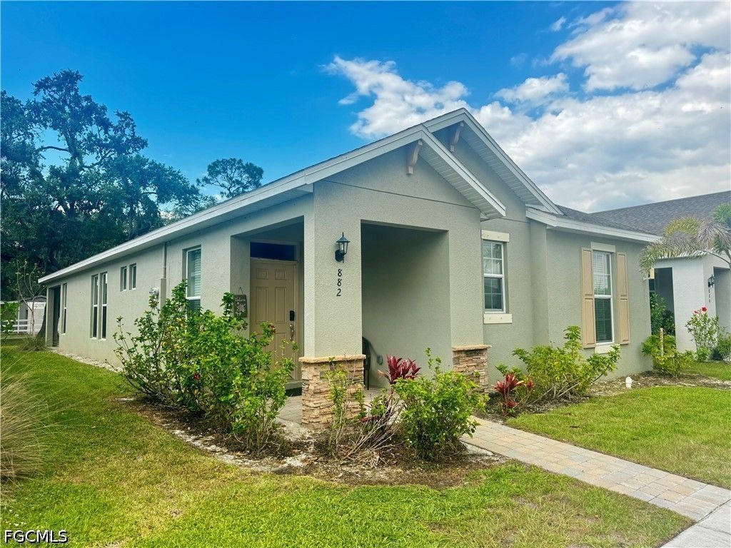 882 Friendship Cir, LABELLE