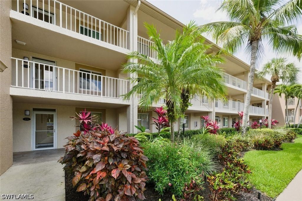 7340 Glenmoor Ln 3207, Naples