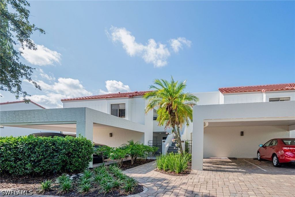 577 Beachwalk Cir R203, Naples