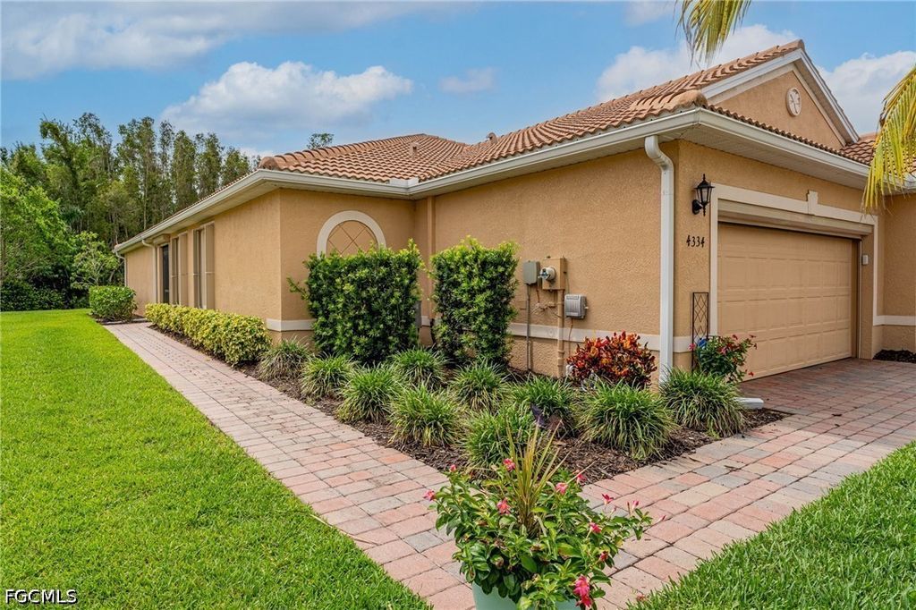 4334 Dutchess Park Rd, FORT MYERS