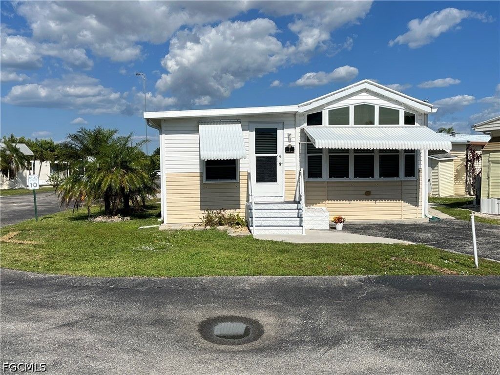 1 Zircon Dr 1z, NAPLES