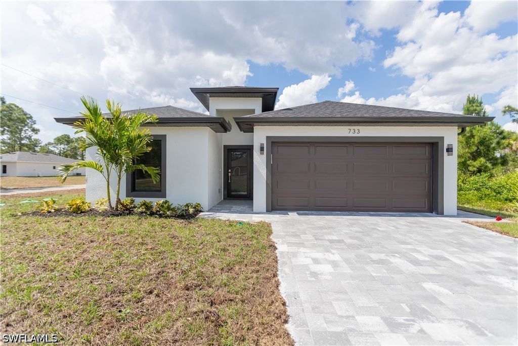733 Phelps St E, Lehigh Acres