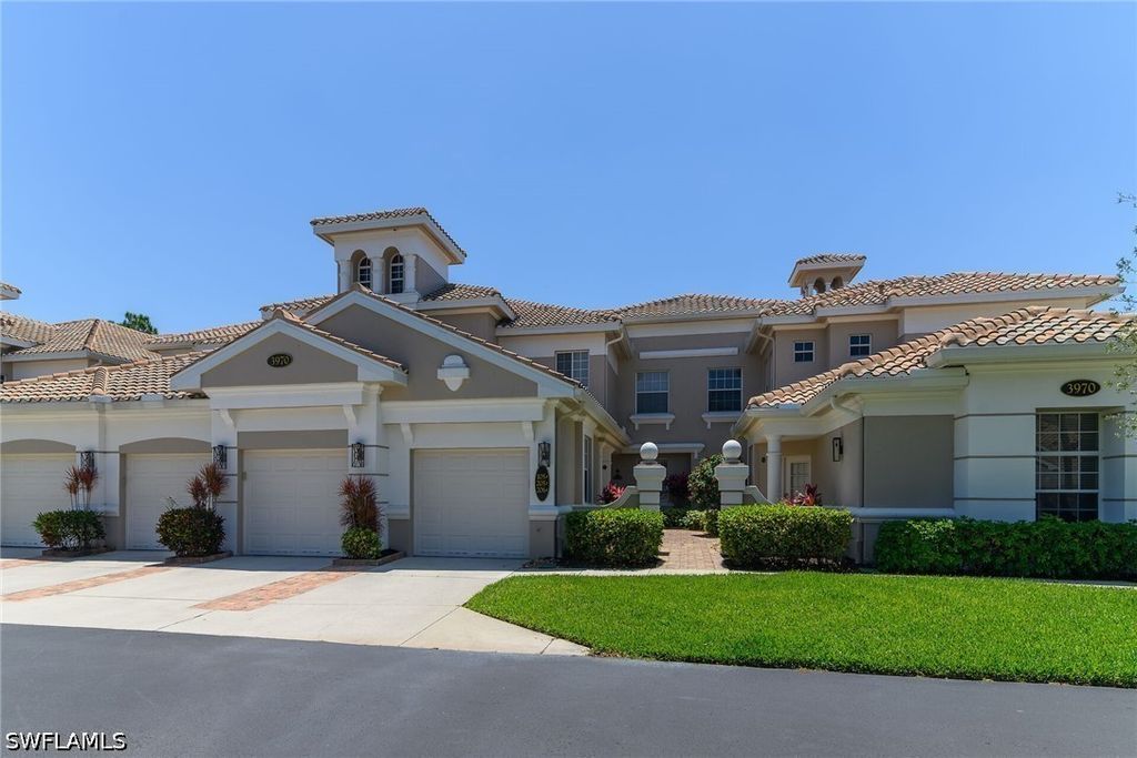 3970 Deer Crossing Ct 105, Naples