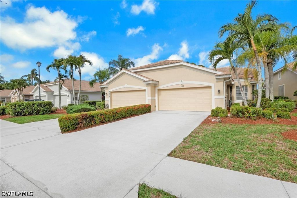 2268 Granby Dr, Lehigh Acres