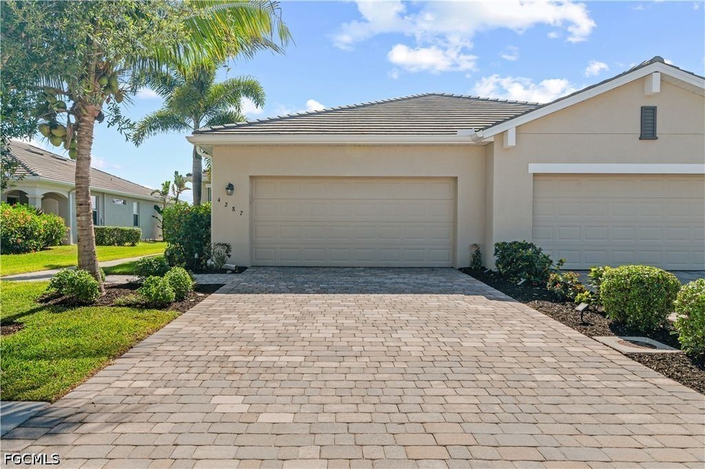 4287 Lemongrass Dr, Fort Myers
